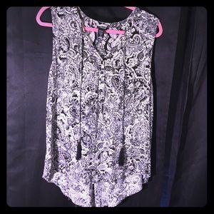 Torrid Black Paisley print top plus sz 1